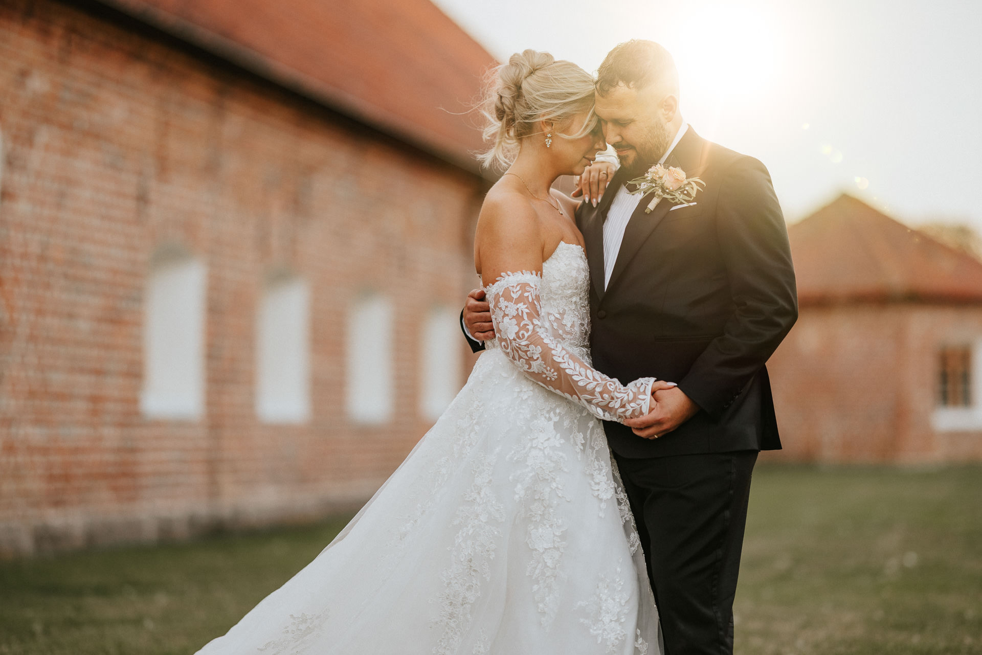 bröllopsfotograf goldenhour bäckaskog slott